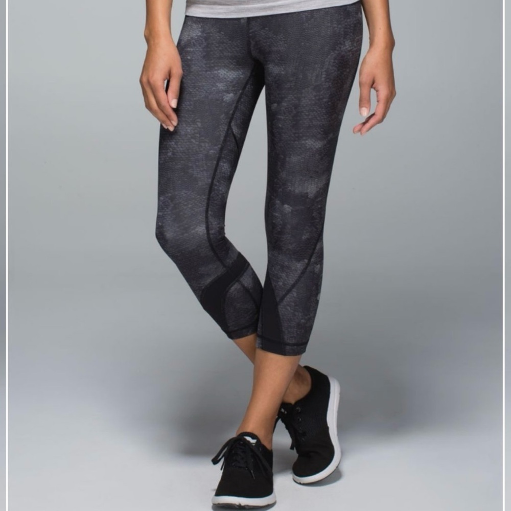 Lululemon Run: Inspire Crop II